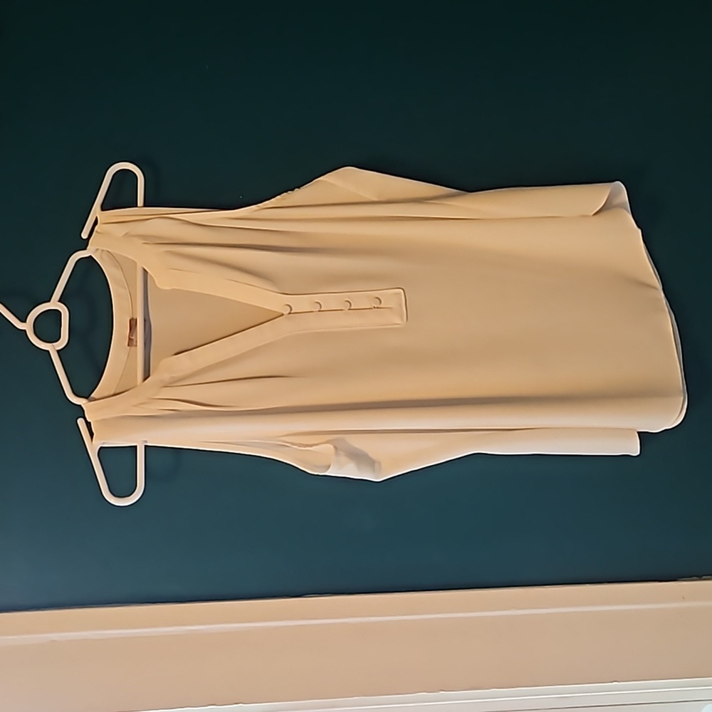 Chicos sleeveless blouse, size 3